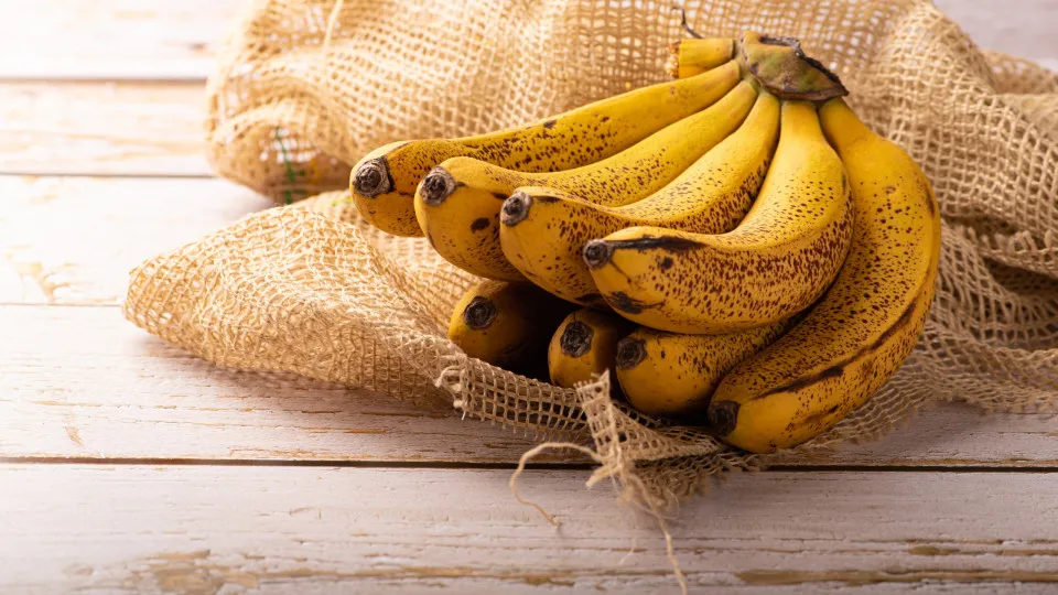 Podemos comer bananas com “manchas”? Saiba o que dizem os especialistas