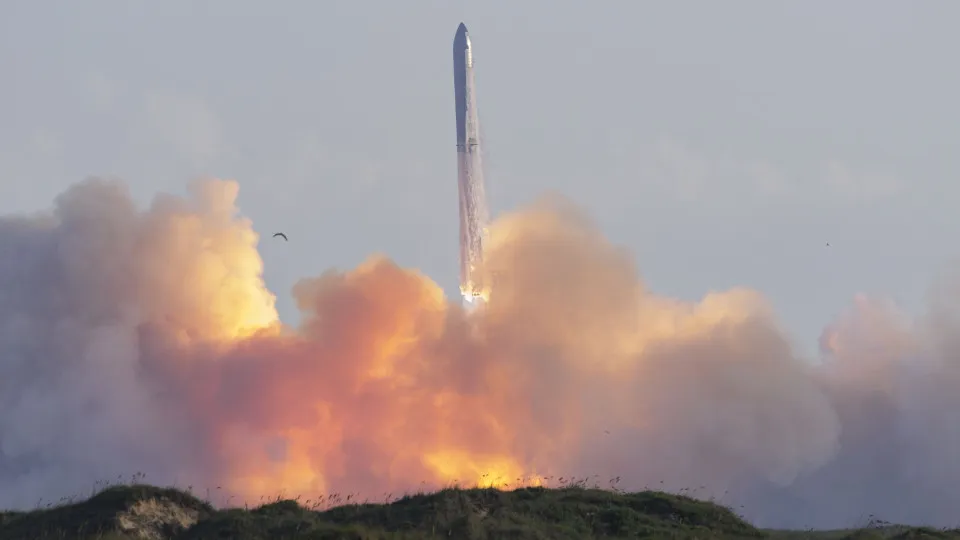 SpaceX completa com sucesso 11.º lançamento do foguete Starship