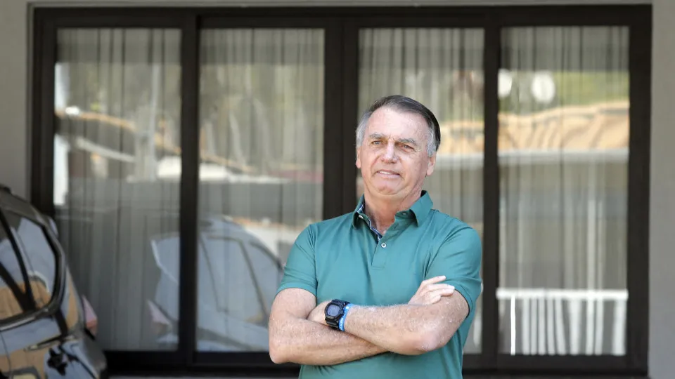 Defesa diz que Bolsonaro não usou celular durante visita de Nikolas Defesa diz que Bolsonaro não usou celular durante visita de Nikolas