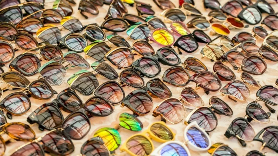 Óculos de sol falsos: um risco invisível para a saúde dos olhos Óculos de sol falsos: um risco invisível para a saúde dos olhos