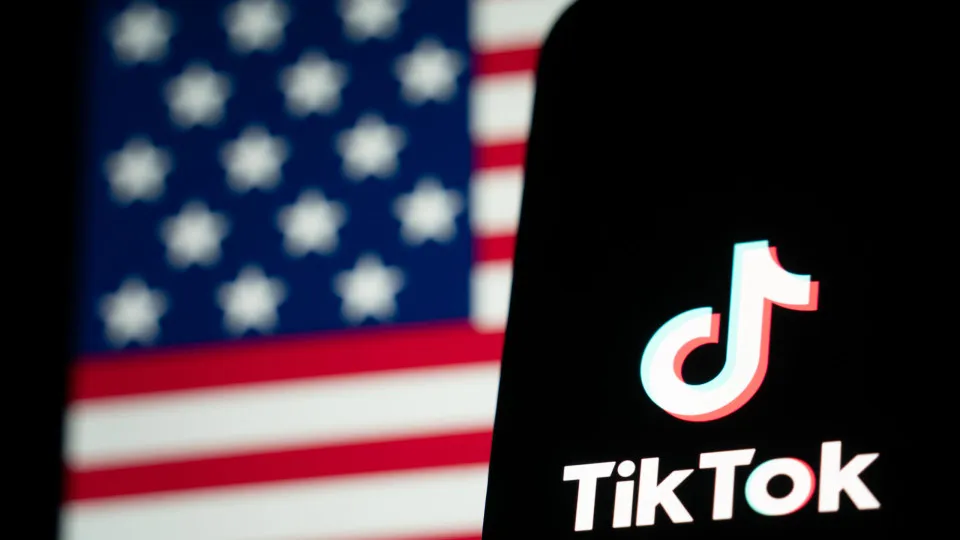 TikTok assina acordo para vender operação nos EUA a investidores
