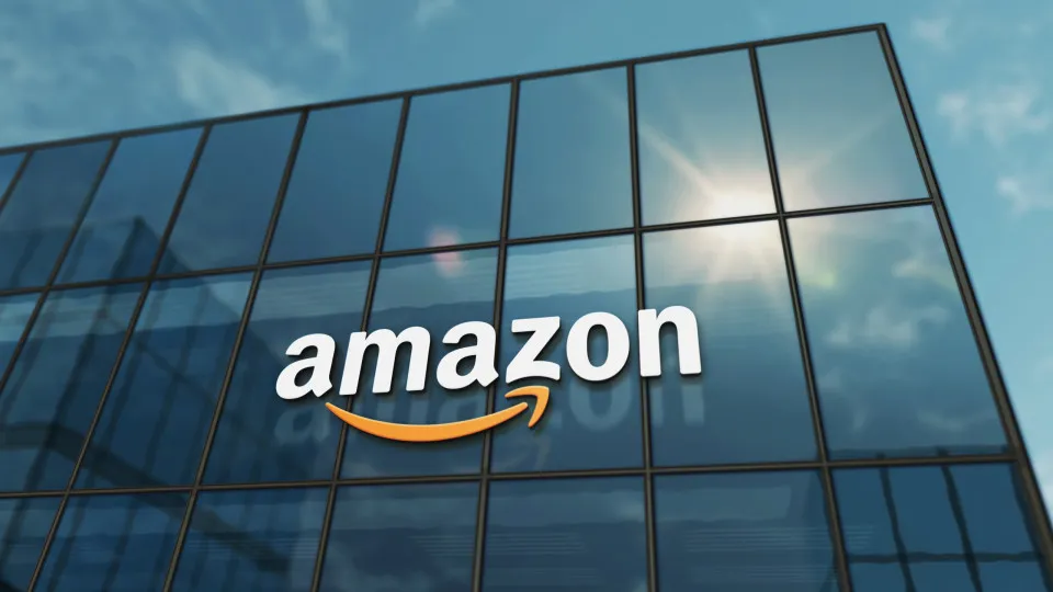 Amazon está desenvolvendo smartphone com IA integrada Amazon está desenvolvendo smartphone com IA integrada