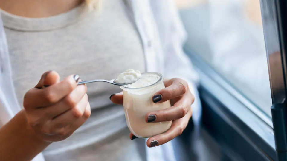 Saiba qual é o melhor horário para comer iogurte e controlar o apetite Saiba qual é o melhor horário para comer iogurte e controlar o apetite