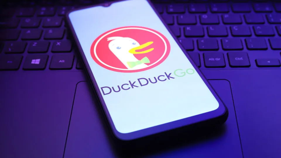 DuckDuckGo cresce após mudanças com IA no Google; entenda o motivo DuckDuckGo cresce após mudanças com IA no Google; entenda o motivo
