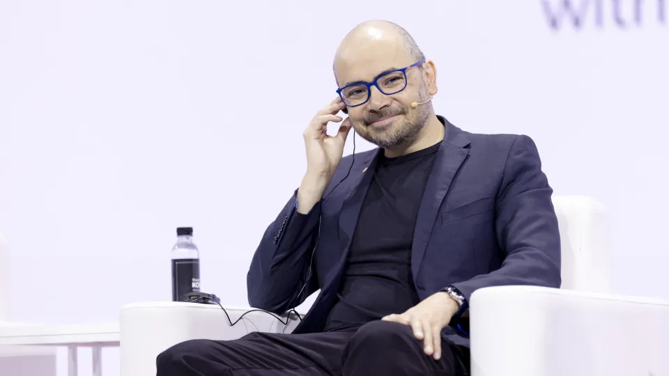Pessoas substituídas por IA? “Falta de imaginação”, diz líder da DeepMind